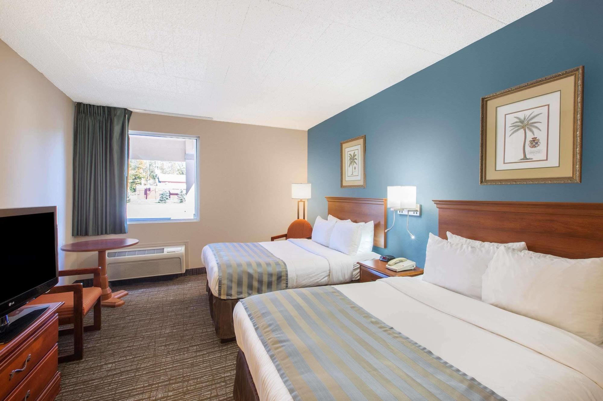 Baymont By Wyndham Bartonsville Poconos Exteriör bild